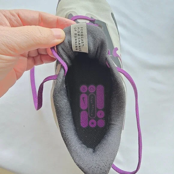 Nike Air Zoom Pegasus 39 Shield Womens 6.5 White Purple Running Shoes - Picture 9 of 16